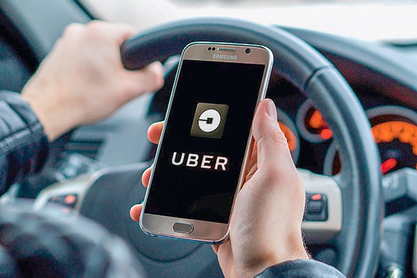 El CEO de Uber logra US$136 millones en opciones tras superar el objetivo de valoración de US$120.000 millones