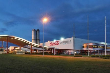 Chilena Coca-Cola Andina apuesta por Argentina y anuncia inversión de US$ 30 millones para reabrir una fábrica en Mendoza
