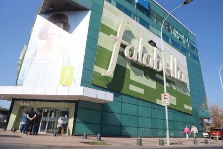 Ejecutivos de Falabella sostienen que las ventas están mejorando y que plan de enajenación de activos avanza