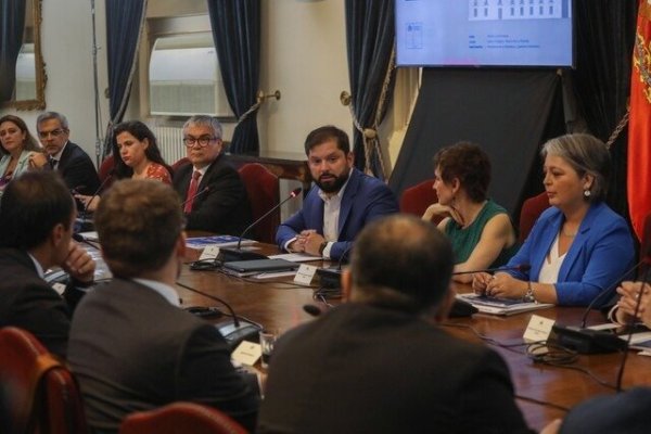 <p>Boric pide a su gabinete enfocarse en "mejoras concretas" y materializaciones en el segundo tiempo del gobierno</p>