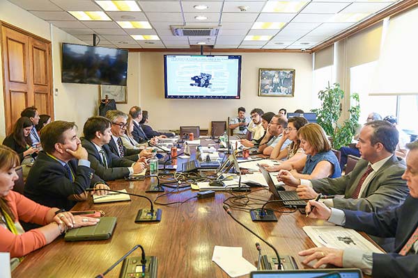 Hacienda retoma negociaciones con gremios PYME y flexibiliza su propuesta de monotributo para nuevos emprendimientos