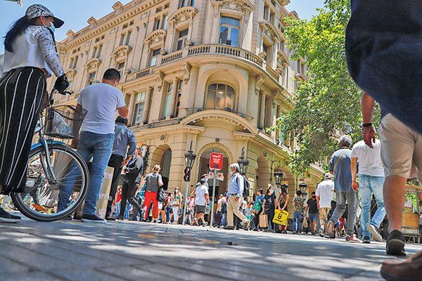 Multifondos de pensiones cierran febrero con resultados mixtos