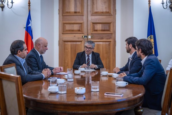 Oficialismo sincera en comité político que no logrará lo ideal en reforma previsional y pacto fiscal
