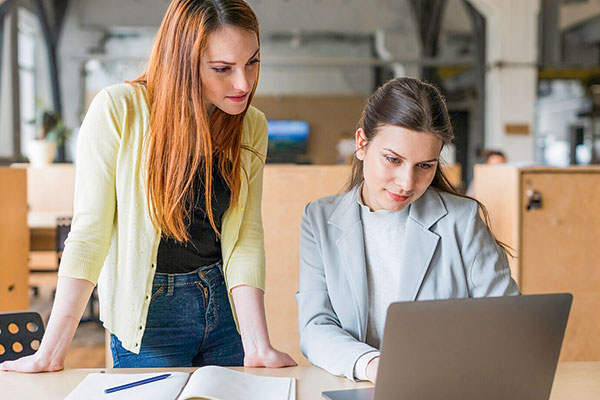 <p>Crece presencia femenina en family offices y directorios, pero sigue al debe a nivel de CEO</p>