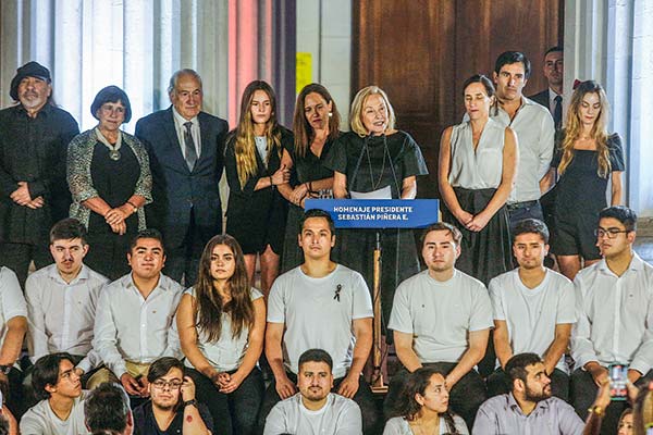 Cecilia Morel en homenaje a Sebastián Piñera: “Sigamos adelante pensando en la unidad y que ese Chile que él soñó es posible”