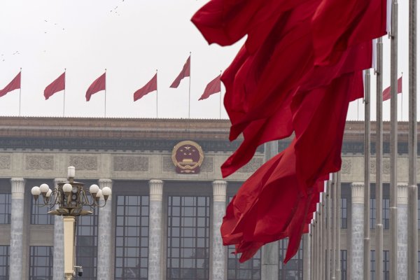 <p>China defiende objetivo del 5% y promete esfuerzos vigorosos para hacer crecer la economía</p>