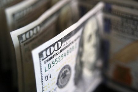 Dólar blue en Argentina vuelve a bajar y perfora el piso de los 1.000 pesos