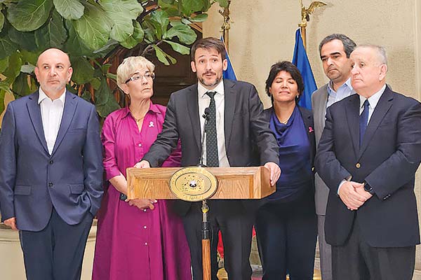 <p>Antes del mediodía, comenzó la discusión del proyecto en la comisión de Hacienda del Senado.</p>
