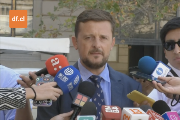 <p>Ahora en DF | Diputado Schubert pide que se suspendan las relaciones con el gobierno de Venezuela</p>
