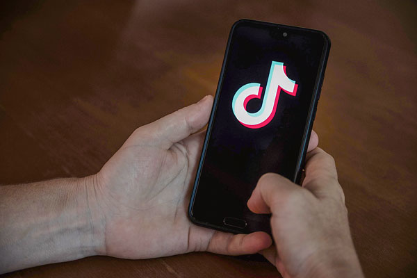Instagram supera a TikTok en descargas de aplicaciones en carrera por nuevos usuarios