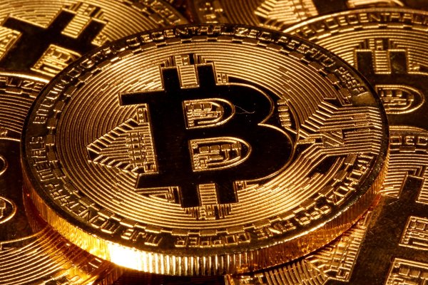 La criptomanía con todo: el bitcoin supera la cifra récord de US$ 70.000