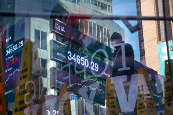 <p>¿Burbuja en grandes tecnológicas? JPMorgan asegura que, de hecho, las “Siete Magníficas” están lejos de su valoración máxima</p>