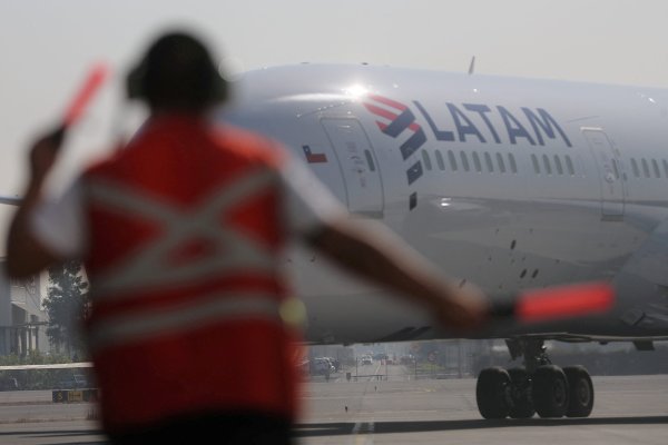 <p>Mayoría de pasajeros de vuelo de Latam afectado por "fuerte movimiento" fueron dados de alta de hospital en Nueva Zelanda</p>