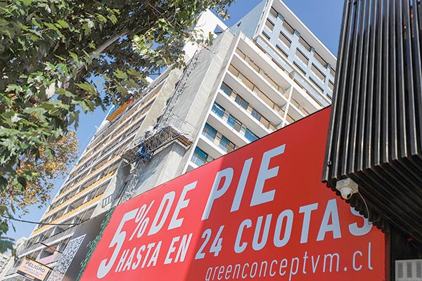 Informe revela que venta de propiedades nuevas en el Gran Santiago subió en 2023 gracias a unidades con subsidio: se prevé caída en los precios