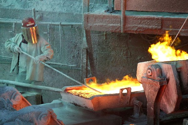 <p>El cobre toca máximos en siete meses luego que las fundiciones chinas analizan reducir la capacidad</p>