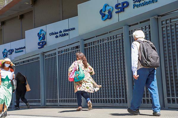 Solo 5% de las personas se cambia de AFP en los tres años posteriores al fin de la licitación de la cartera de afiliados