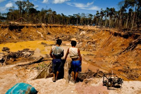 Congreso de Perú derogó decreto que buscaba frenar avance de la minería ilegal