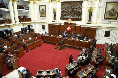 Gremios empresariales peruanos piden al Gobierno revisar norma sobre minería ilegal que fue derogada