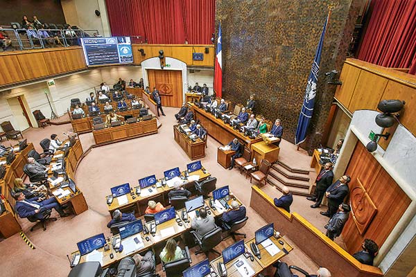 Sala del Senado analizará proyecto de sala cuna presentado por Gobierno de Piñera