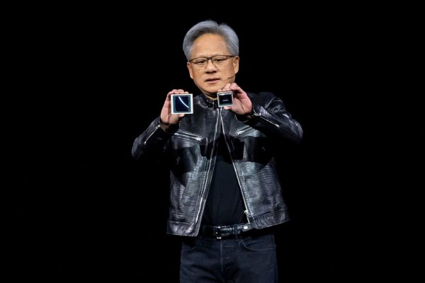 Nvidia revela un "super chip" en su carrera por extender su dominio en el mercado de la IA