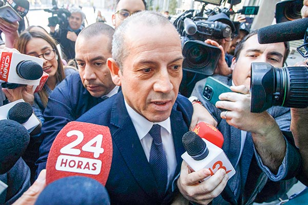 <p>Por 120 se extenderá la investigacion contra Sergio Muñoz Yáñez. Foto: Agencia Uno </p>