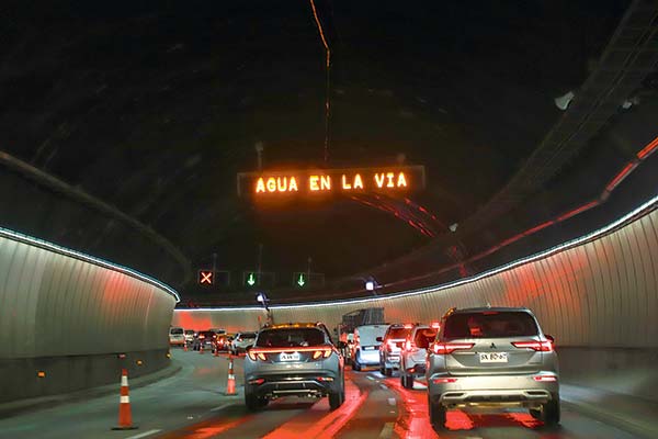 <p>Filtraciones de agua en AVO1: concesionaria inicia trabajos preventivos en la autopista ante temporada invernal</p>