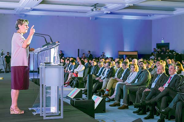 MOP asegura que es necesario ordenar el borde costero para dar impulso a la industria de la desalinización