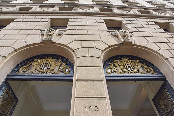 Proyecto antievasión: cambios al secreto bancario e IVA a inmuebles tensionan mesa técnica entre Hacienda y parlamentarios
