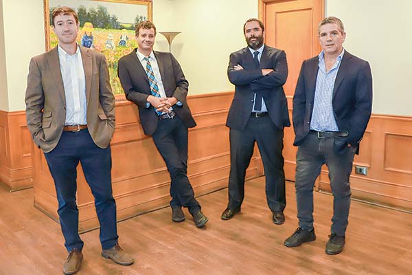 <p>Los socios de la firma: Guillermo Arthur, Juan José Ossa, Pablo y Raúl Lecaros Arthur. Foto: Julio Castro</p>