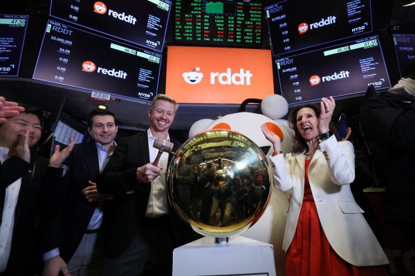 Reddit se dispara un 48% en su debut en bolsa en una cálida recepción a su propuesta de valor con la revolución de la IA