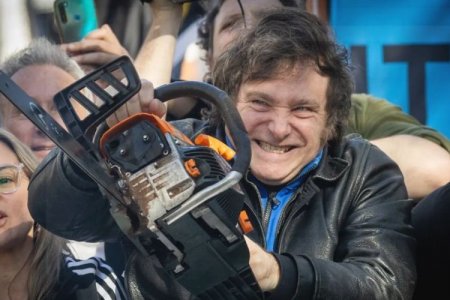 Javier Milei lleva su motosierra a las empresas estatales de Argentina