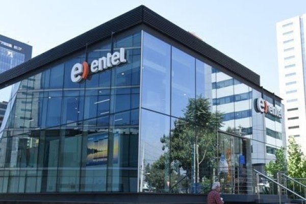 <p>Entel atribuye a una equivocación el "insólito" correo electrónico que motivó oficio del Sernac y dice que falla fue corregida</p>