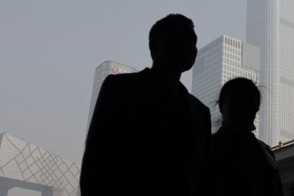 Casi 90 top CEO viajan a la versión china de Davos en medio de tensiones por el exceso de exportaciones del gigante asiático