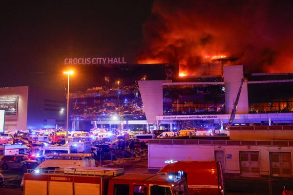 Estado Islámico se atribuye atentado que deja al menos 40 muertos en sala de conciertos cerca de Moscú