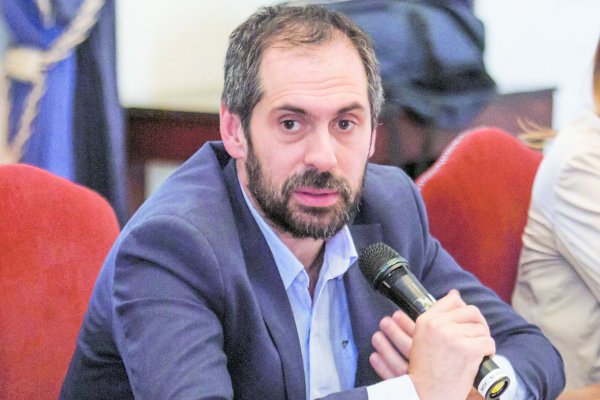 Ministro Grau se reúne con mineras y firmas piden más productividad a Huachipato