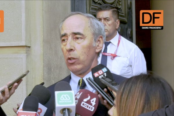 <p>Ahora en DF | Mewes se reúne con Marcel por cumplimiento tributario y aclara que “el empresariado no tiene ningún paternalismo con nadie”</p>
