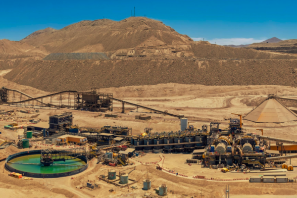 <p>Permisología minera: 380 trámites y 37 servicios se integrarán en sistema único para agilizar inversiones</p>
