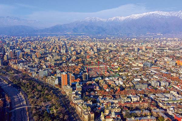 Sector construcción en alerta: el 50% de las comunas de la RM está en proceso de modificación de sus planes reguladores