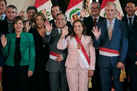 Perú: escándalo de corrupción que involucra a Dina Boluarte en el caso Rolex desencadena la salida de seis ministros