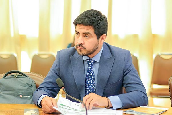 <p>Diputado Daniel Melo (PS): “La seguridad es un derecho humano y para crecer, que el país se desarrolle, se requiere estabilidad y cohesión social”</p>