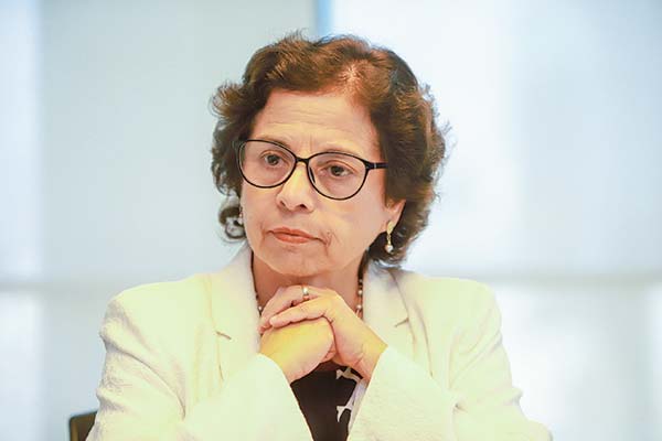 Ministra de Minería dice que Empresa Nacional del Litio "está en evaluación"