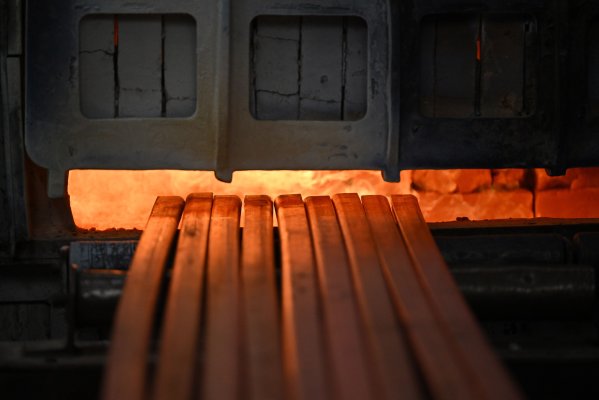 Cobre se dispara más de 3% y supera los US$ 4,2 la libra en máximos de 14 meses por un brote de optimismo sobre la economía de China
