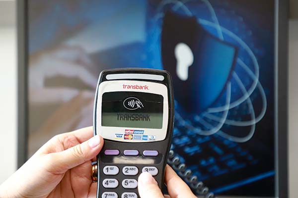 Los caminos que aparecen en Transbank para vender la compañía tras la caída de Evertec como comprador