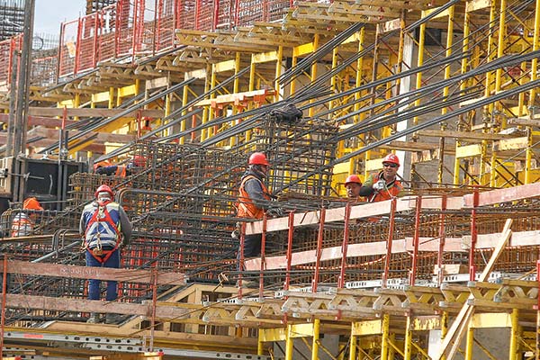 Constructoras prevén un mejor escenario en 2024, aunque recuperar índices prepandemia requerirá varios años