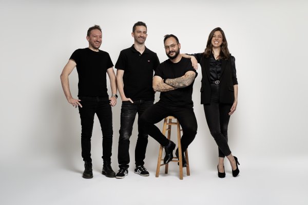 <p>Gabriel Vilaboa, Herbert Schulz, Rafael Martínezy Amanda Jacobson, equipo ejecutivo de Radar.</p>