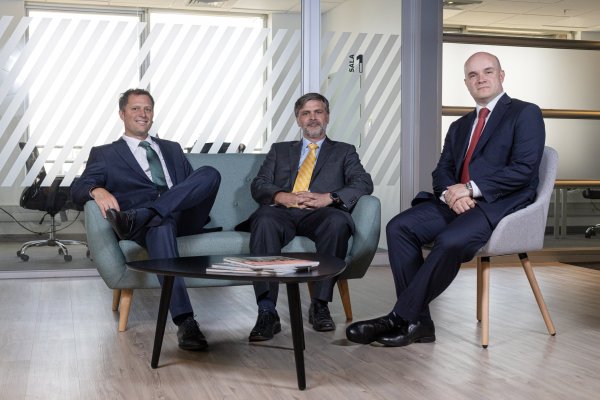 <p>Exsocios de estudios especializados se unen para crear nuevo proyecto de asesoría legal-regulatoria: SPG Abogados & Consultores</p>