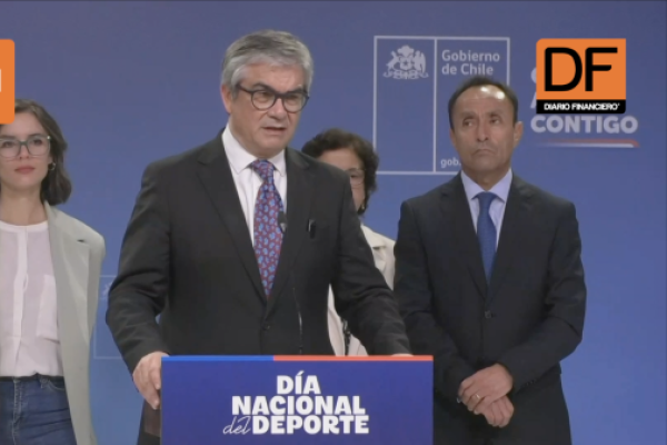 <p>Ahora en DF | Marcel apunta a un “esfuerzo significativo en inversión pública” para el crecimiento económico del país</p>