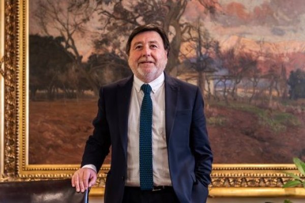 <p>Cámara acoge renuncia de Ricardo Cifuentes (DC), quien deja la mesa llamando a que “los acuerdos se respeten”</p>