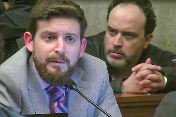 <p>El empresario y socio de Factop, Daniel Sauer, al fondo, a la derecha.</p>