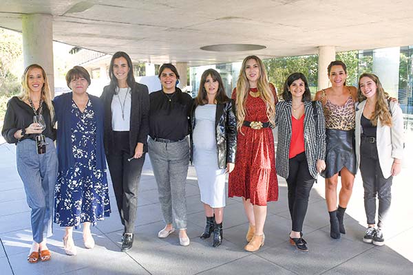 <p>De izquierda a derecha: Fernanda Yoma, Soledad Recabarren, Antonia Serrano, Camila Riquelme, María Jesús Ibáñez, Camila Andrade, Javiera Bucarey, Paulina Yazigi y Sofía Lobos.</p>